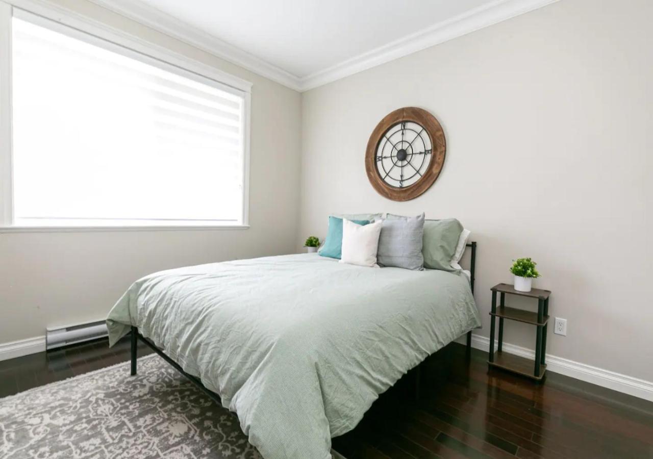 Bellamy Manor Large Home With 5Beds! In Langford Victoria Exterior photo